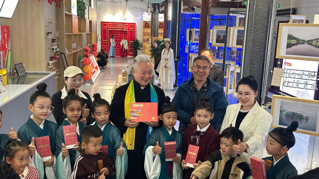 人民文創西部研究中心迎來國樂大師——方錦龍龜茲首獻藝講活動在新疆庫車舉行