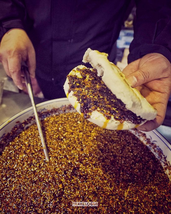 Youpolazi can be found on dining tables across Xi'an, Shaanxi Province. /CGTN