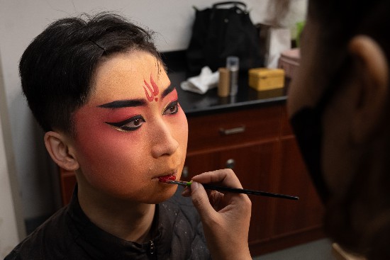In the Sichuan Opera version of 