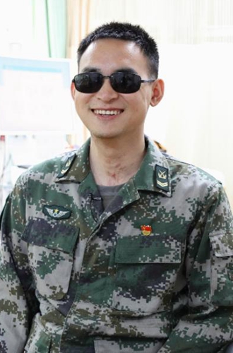 杜富國