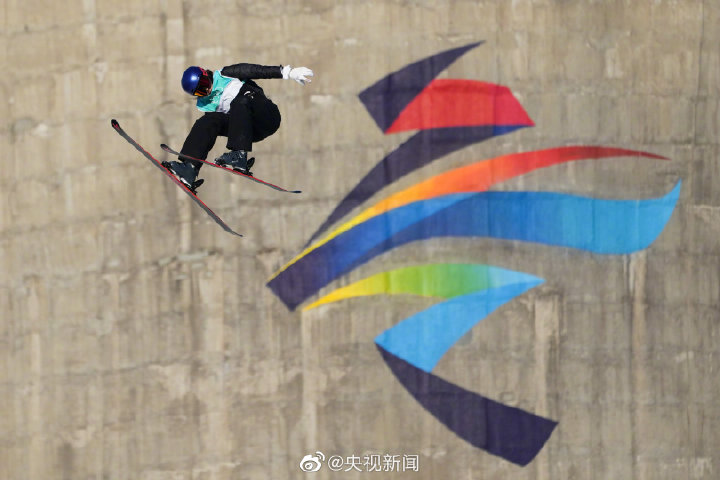 轉發！歷史一刻！谷愛凌創造中國冰雪歷史