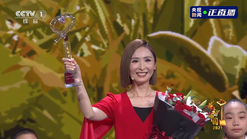 讓美國導演向中國人道歉的她，再一次感動中國