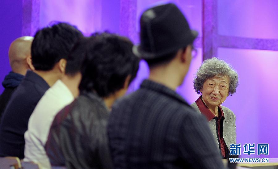中戲96班“考古視頻”刷屏，背后的她藏不住了