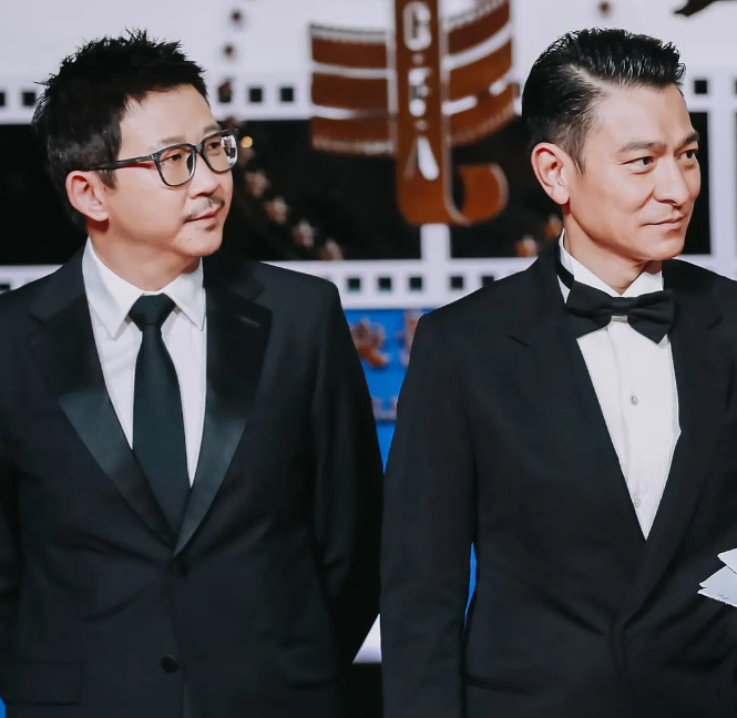 饒曉志，萬里歸初心