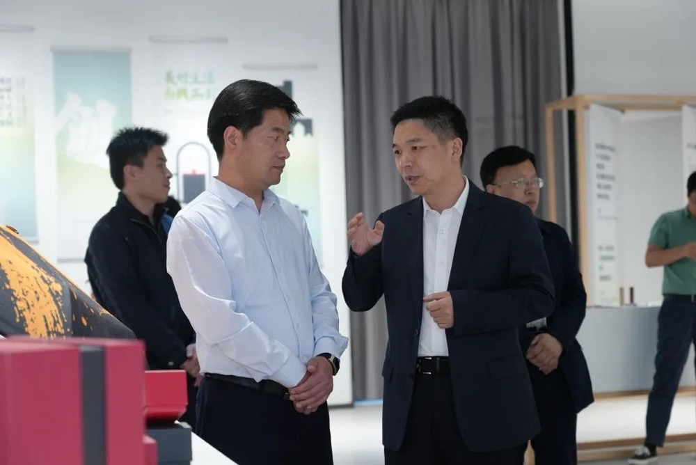 陜西省渭南市臨渭區委常委、宣傳部長張占權調研人民文創華東中心