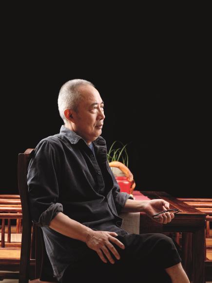 葉兆言:坐在南京這張“凳子”上寫南京