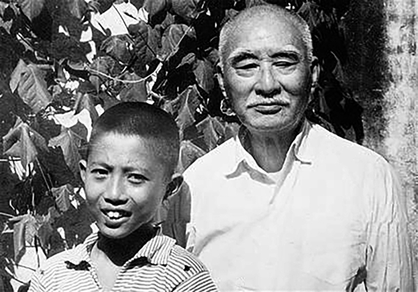葉兆言:坐在南京這張“凳子”上寫南京