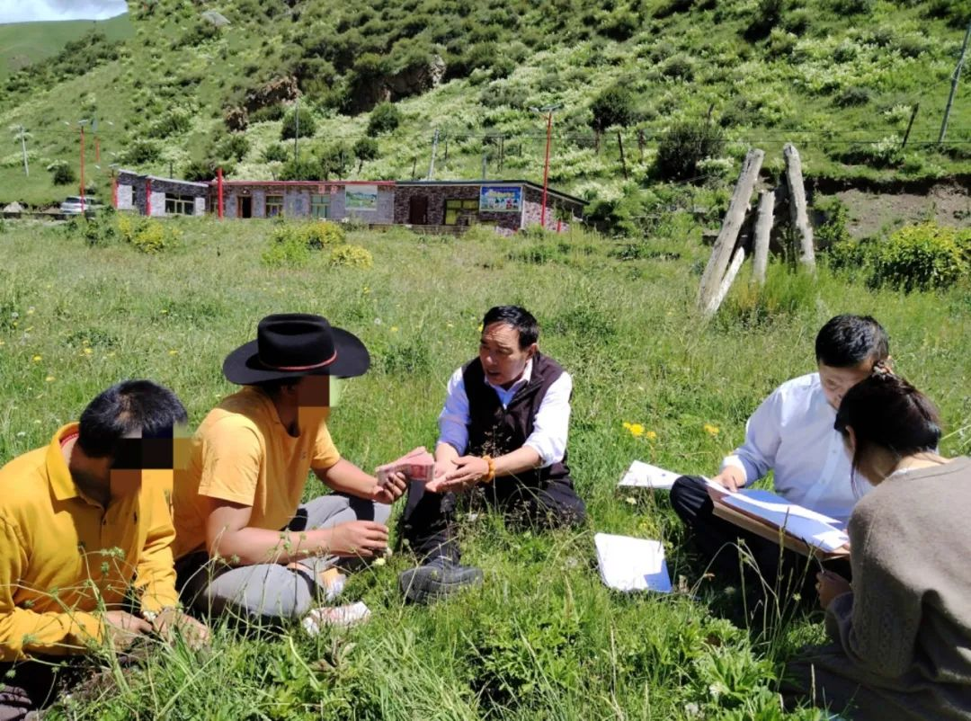 德格縣法院：把“石榴籽”調(diào)解室建在群眾需要的地方