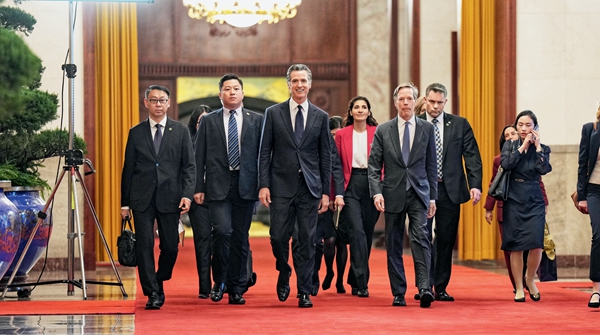 加州州長:我反對“零和博弈”