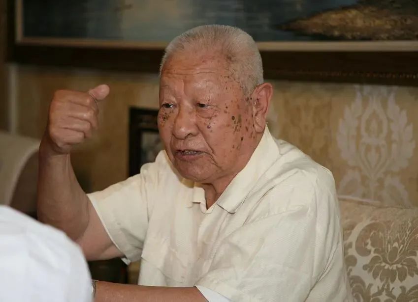 “神炮將軍”去世，打最狠的仗，寫(xiě)最美情書(shū)