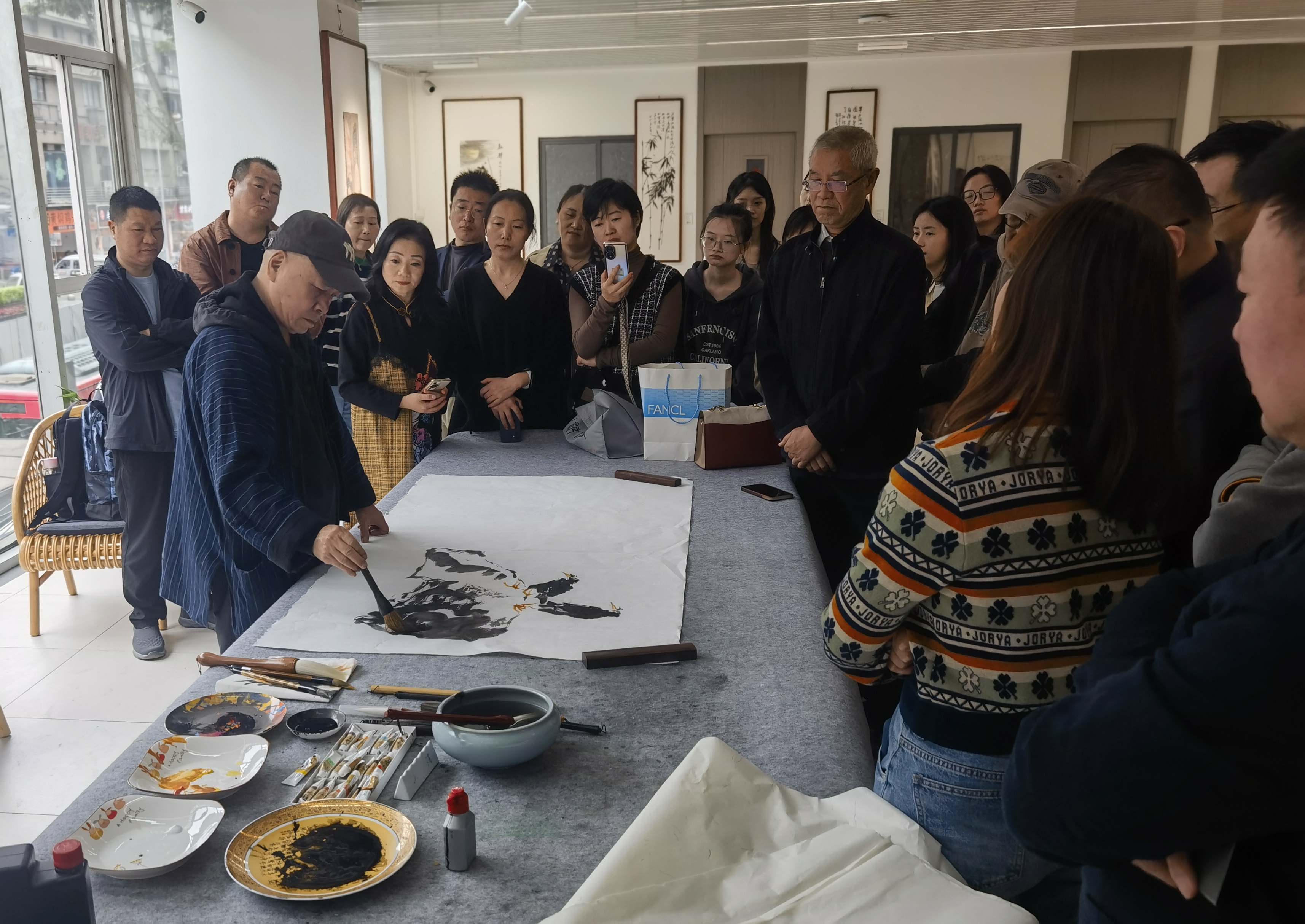 花語墨香飄重慶 ——陳承基師生美術(shù)作品展在巴蜀畫派重慶美術(shù)館開幕