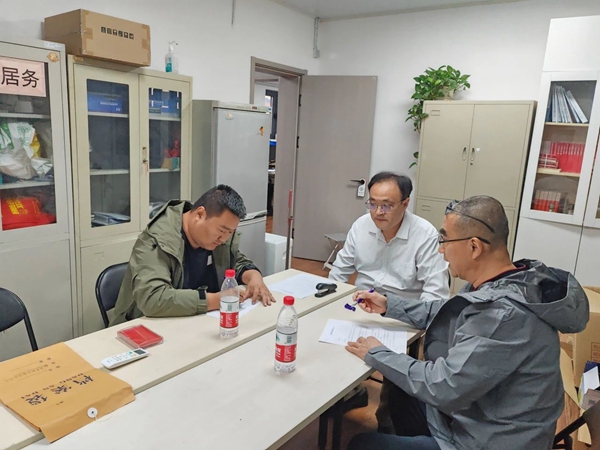 漏水糾紛險釀“鄰里大戰” 魯谷人民調解員當好“和事老”促和諧