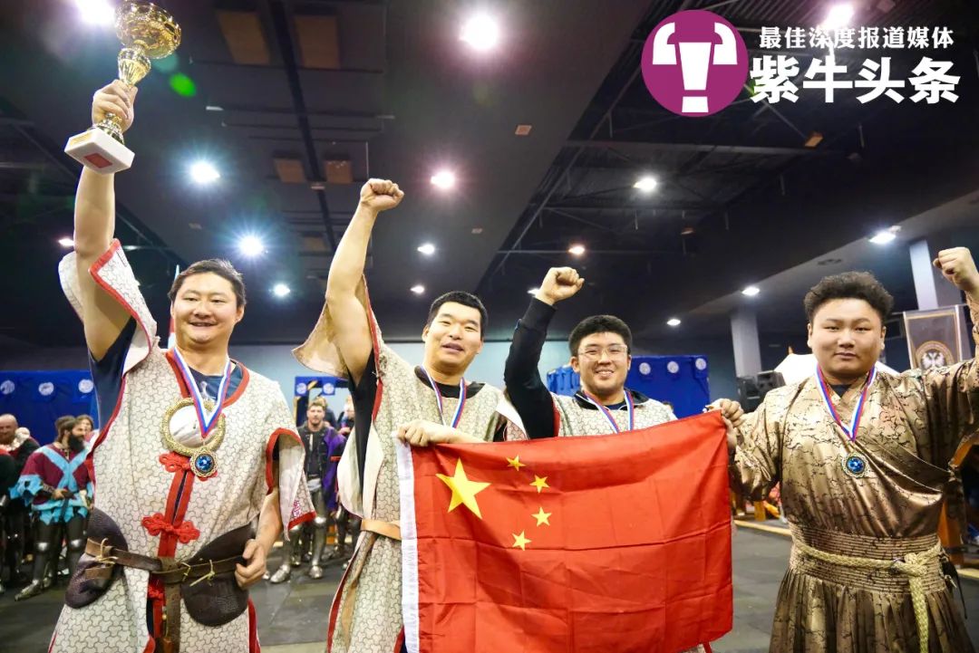 中國四位重甲勇士用鄭成功鐵人軍長桿刀，首獲世界“全甲格斗”金牌