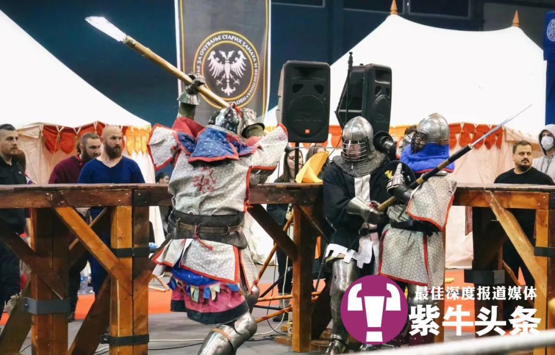 中國四位重甲勇士用鄭成功鐵人軍長桿刀，首獲世界“全甲格斗”金牌