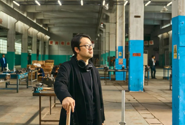 專訪｜《年會不能停！》編劇、導演董潤年，在“扎心”與“撓胳肢窩”之間
