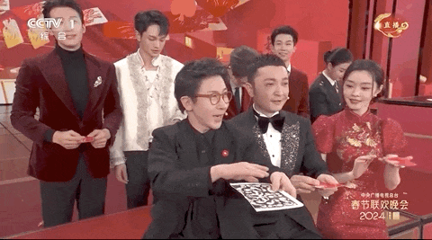 “小尼的撲克牌終于對上了”