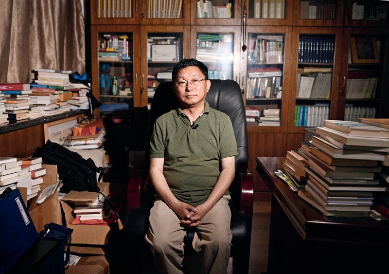 阿來，步履不停