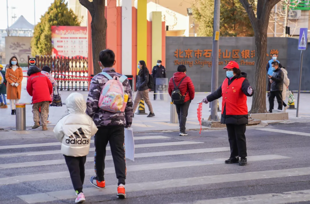 二十年如一日 “義工奶奶”張國清的護學路