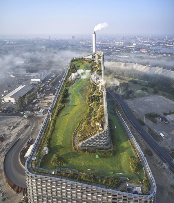 在垃圾廠吃喝玩樂？這地方絕了！