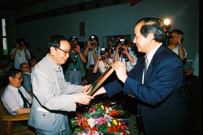 中科院高能所原所長緬懷李政道：他在高能物理的危急關頭力挽狂瀾
