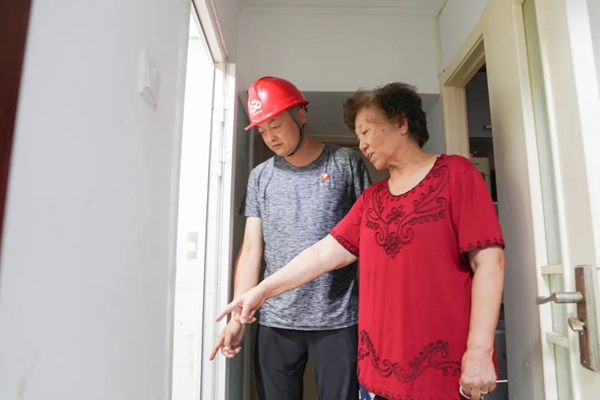 魯谷街道樓門“大家長”，助力老舊小區(qū)“逆生長”