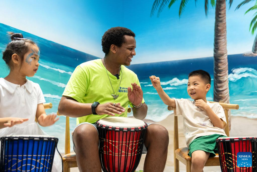 Activites held to promote youth communication between China, Africa