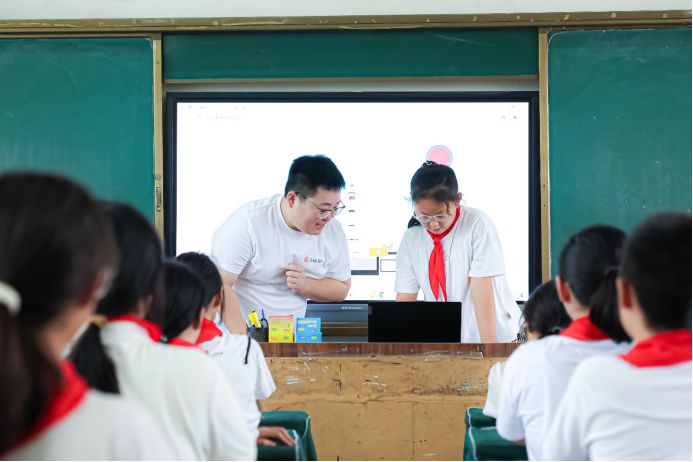 河南虞城古王集鄉(xiāng)中心小學(xué)公益捐贈儀式圓滿舉行